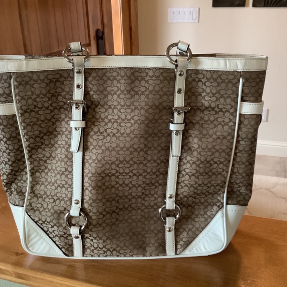 Authentic Coach Tote - Picture 2 of 5